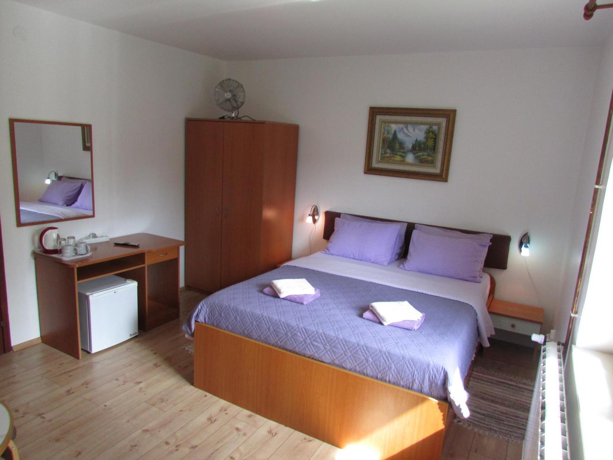 House Nenad Hotel Plitvicka Jezera Exterior photo